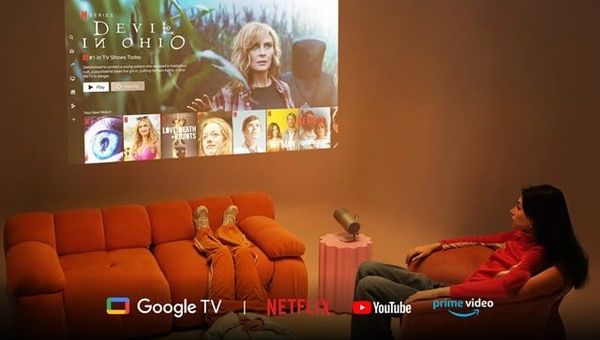 Bộ đôi máy chiếu này đều được tích hợp hệ điều hành Google TV và hỗ trợ Netflix chính chủ