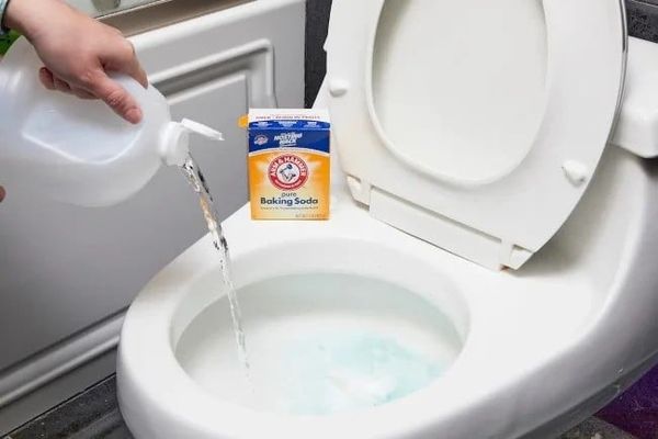 Cách Thông Bồn Cầu Bằng Nước Nóng: Hiệu Quả Tức Thì