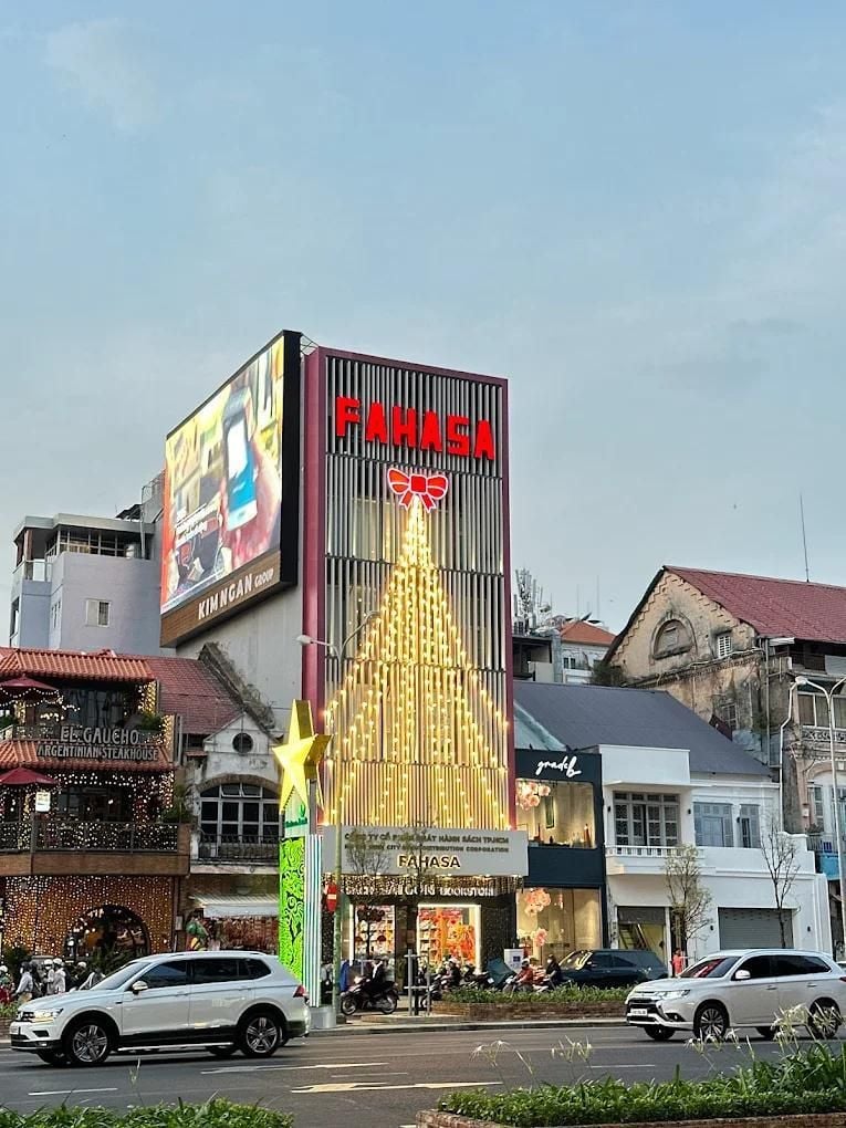 Nhà sách FAHASA Sài Gòn (60–62 Lê Lợi) Quận 1