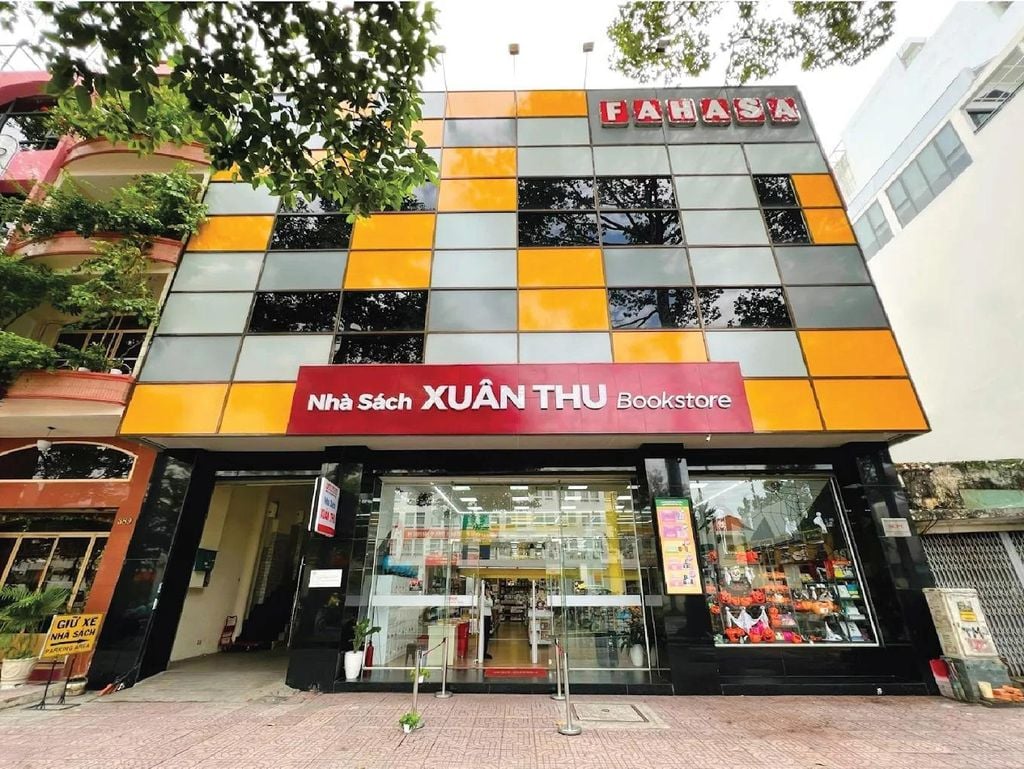 Nhà sách FAHASA Xuân Thu (Trần Hưng Đạo) Quận 1