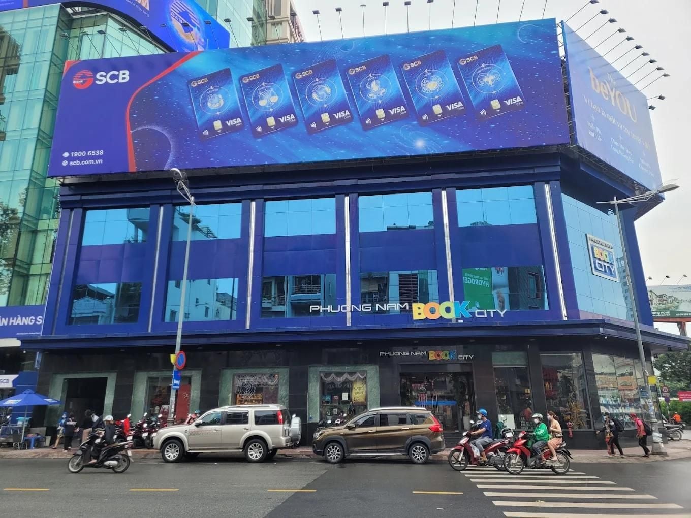 Nhà sách Phương Nam Book City – 212 Nguyễn Trãi