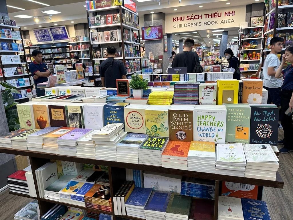 Không gian của Nhà sách FAHASA Sài Gòn