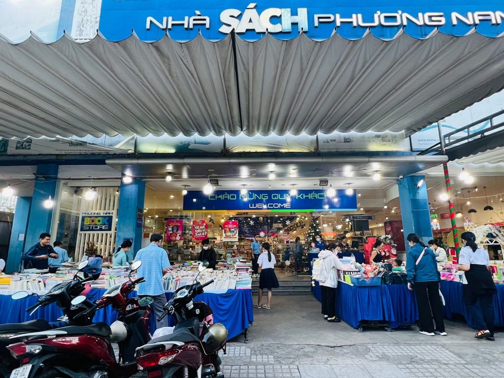 Nhà sách Phương Nam Mua văn phòng phẩm Quận 11