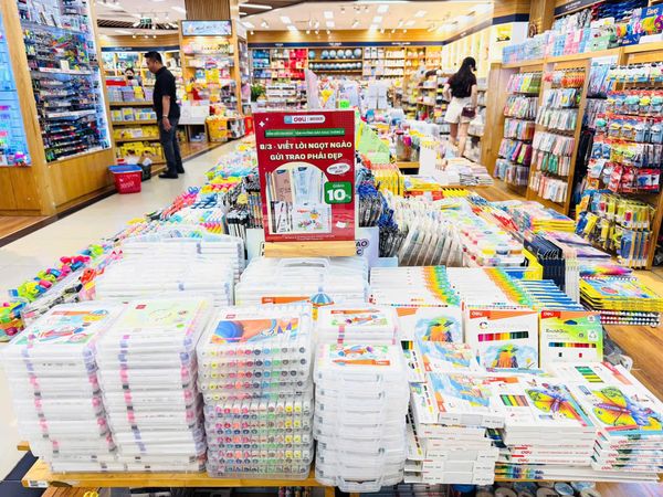 Chọn mua văn phòng phẩm Tân Phú