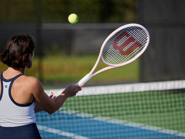 cach-chon-vot-tennis-giai-tri-phu-hop