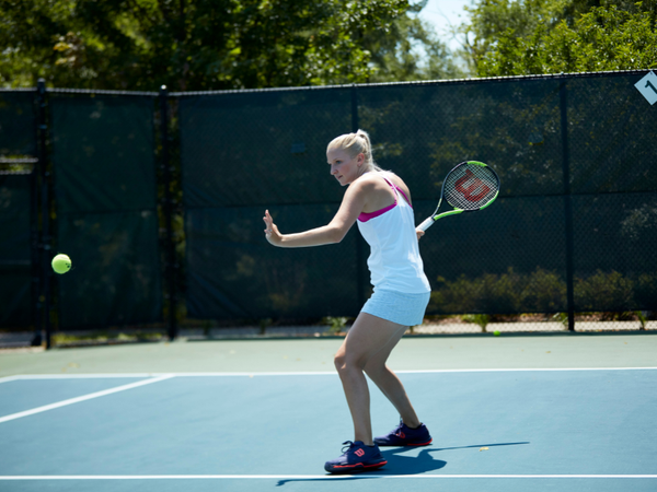 cach-chon-vot-tennis-giai-tri-phu-hop