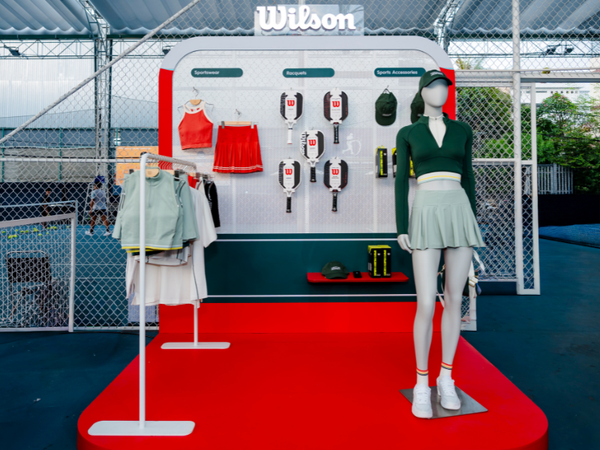 wilson-xmas-pickle-party-2025-khi-giang-sinh-gap-tinh-than-the-thao-tren-san-dau