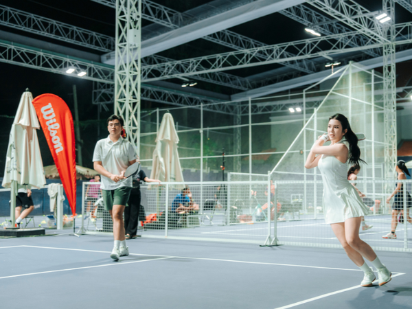 wilson-xmas-pickle-party-2025-khi-giang-sinh-gap-tinh-than-the-thao-tren-san-dau