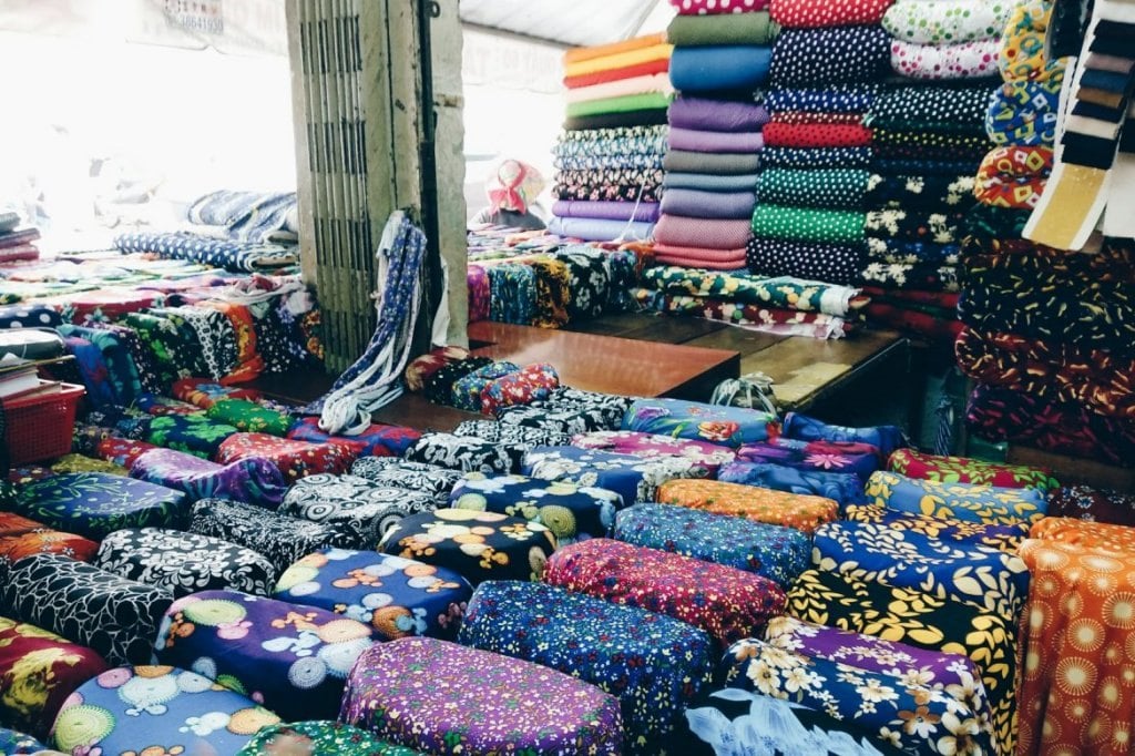 Chợ Tân Bình bày bán đa dạng vải vóc
