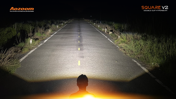 Wide 'wall of light' beam pattern from AOZOOM SQUARE V2.