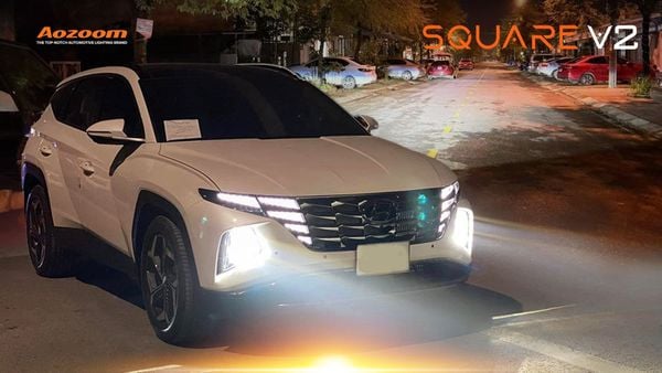 Hyundai Tucson with integrated AOZOOM SQUARE V2 projectors.