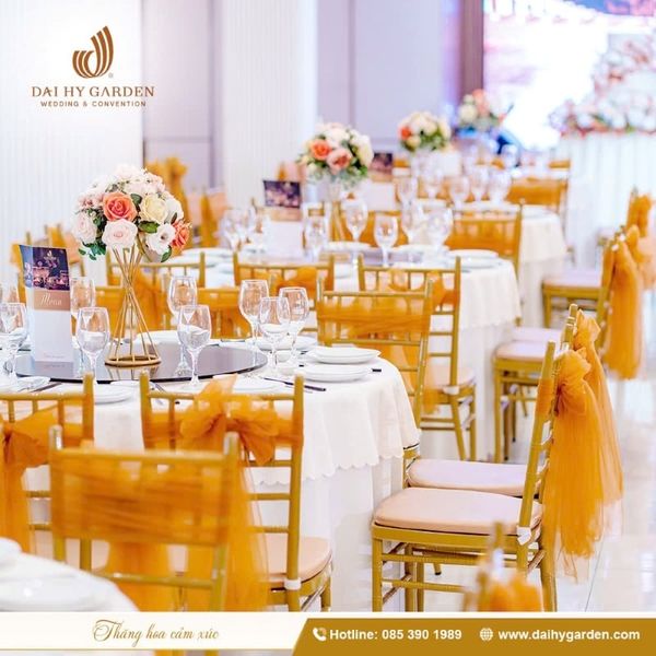 Tiệc báo hỷ là gì