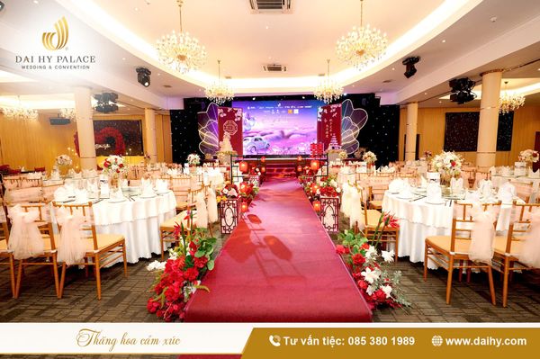 Không gian tiệc cưới truyền thống người Hoa