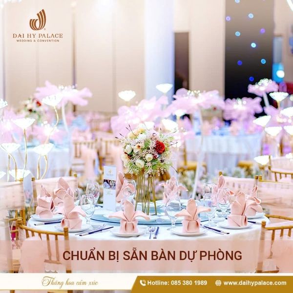 Chuẩn bị sẵn bàn dự phòng cho khách phát sinh