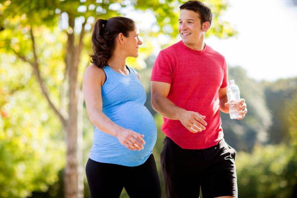 Đi bộ nhẹ nhàng trước khi sinh