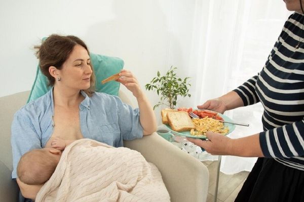 Mẹ cần được nghỉ ngơi hợp lý