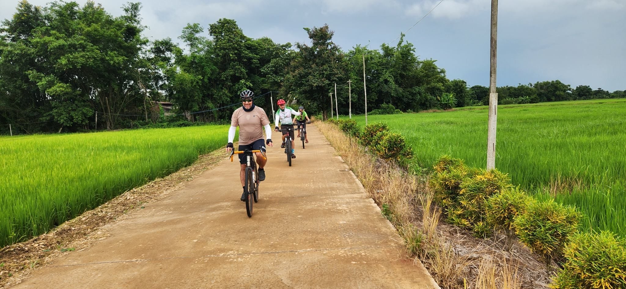 WHERE ROADS BECOME BONDS A SOULFUL CYCLING JOURNEY TO VIETNAM
