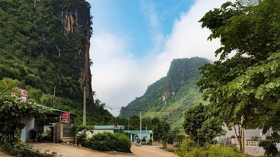 BICYCLE TOUR IN VIETNAM TO LUANG PRABANG