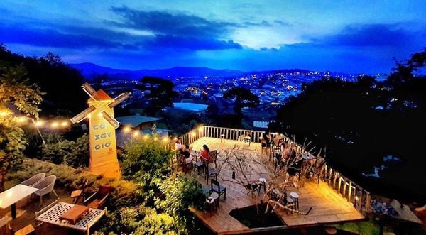 Ghé thăm Quảng trường Lâm Viên: Biểu tượng của Đà Lạt về đêm