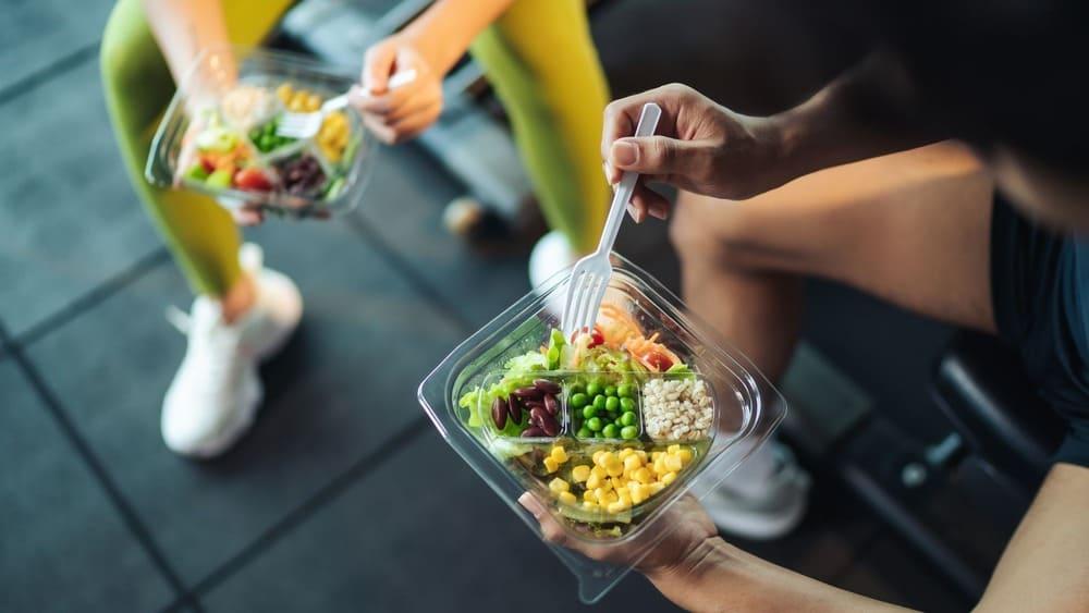 Ăn đầy đủ protein giúp cơ thể tăng tổng hợp protein và phục hồi tốt