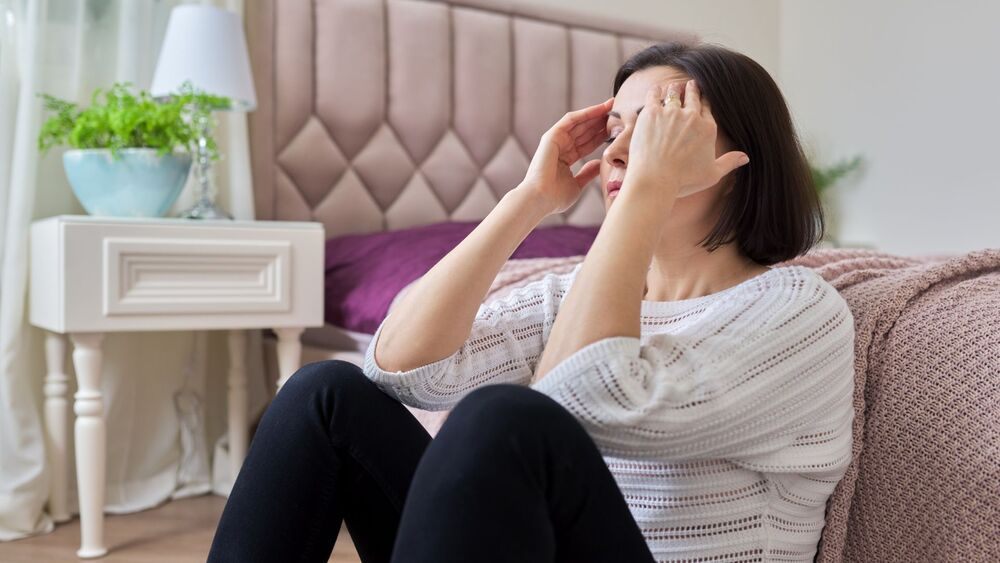 Tuổi mãn kinh trung bình ở phụ nữ thường từ 45-55 tuổi