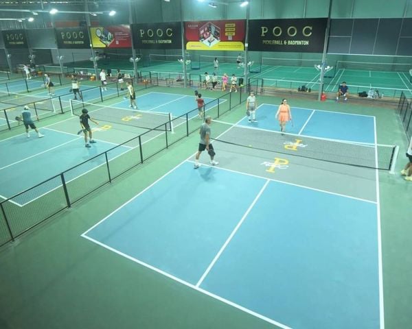 Sân pickleball Phú Nhuận PooC đầy đủ tiện nghi, giá rẻ