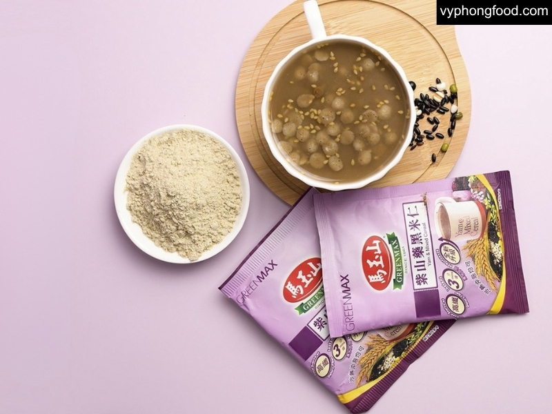 Hình ảnh minh họa sử dụng thực phẩm chay ăn liền đúng cách — đọc nhãn, bảo quản theo hướng dẫn, pha bột ngũ cốc dinh dưỡng greenmax đài loan, mua từ vyphongfood để đảm bảo an toàn thực phẩm.