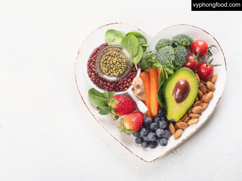 Hình ảnh mô tả những sai lầm ăn chay khiến bạn dễ bỏ cuộc và cách khắc phục: cân đối dinh dưỡng chay, lộ trình chuyển đổi theo tuần, mẹo thực đơn khoa học và gợi ý bột ngũ cốc dinh dưỡng để bổ sung đạm thực vật, chất xơ và vi chất.