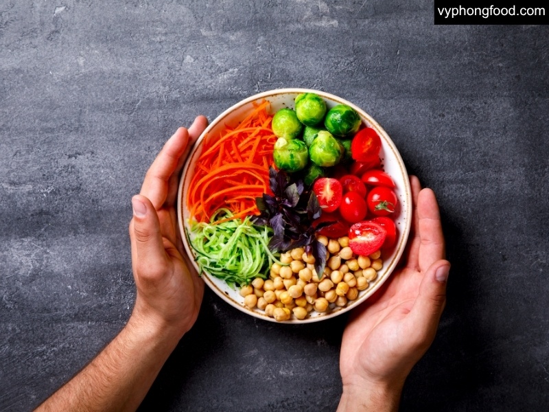 Hình ảnh mô tả những sai lầm ăn chay khiến bạn dễ bỏ cuộc và cách khắc phục: cân đối dinh dưỡng chay, lộ trình chuyển đổi theo tuần, mẹo thực đơn khoa học và gợi ý bột ngũ cốc dinh dưỡng để bổ sung đạm thực vật, chất xơ và vi chất.