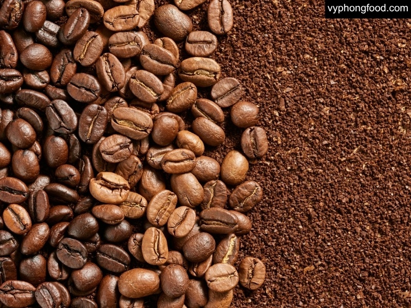 South African rooibos tea image highlighting five smart ways to cut caffeine for better sleep and focus: replace coffee and sodas, choose green rooibos, eat a light evening meal, reduce alcohol, and create a caffeine-free bedtime routine.