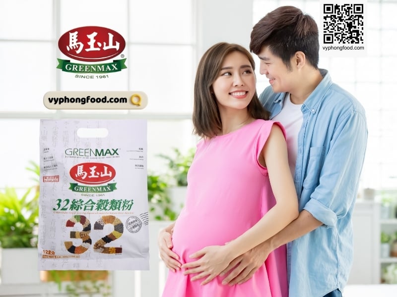 Pregnant woman reading a guide about how to drink multi grains cereal safely by pregnancy stage - Greenmax prenatal cereal advice from vyphongfood.com.