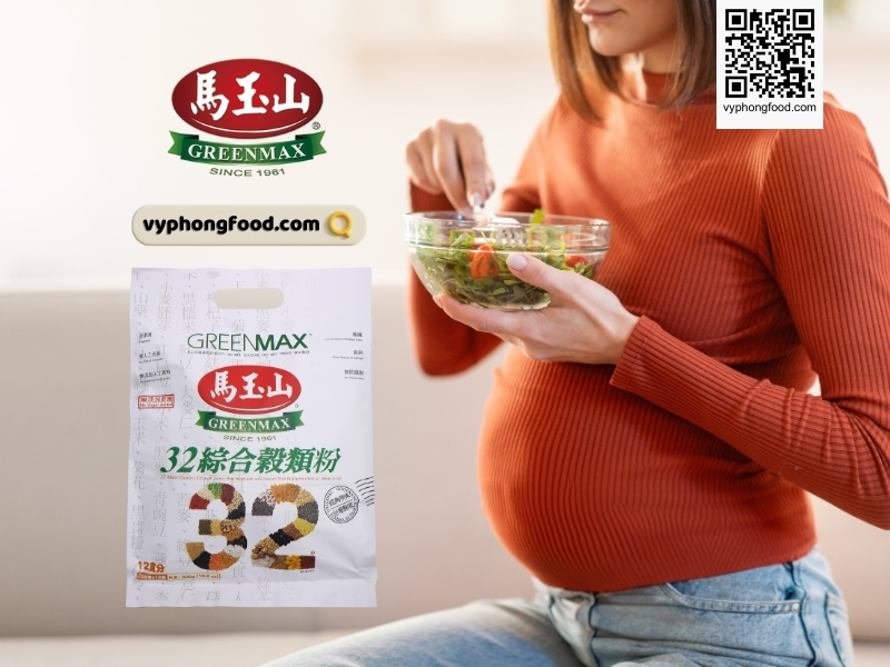 Pregnant woman reading a guide about how to drink multi grains cereal safely by pregnancy stage - Greenmax prenatal cereal advice from vyphongfood.com.