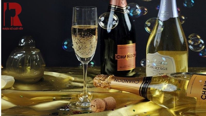 Chọn vang sủi làm quà