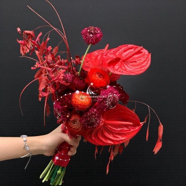 hoa cưới màu đỏ