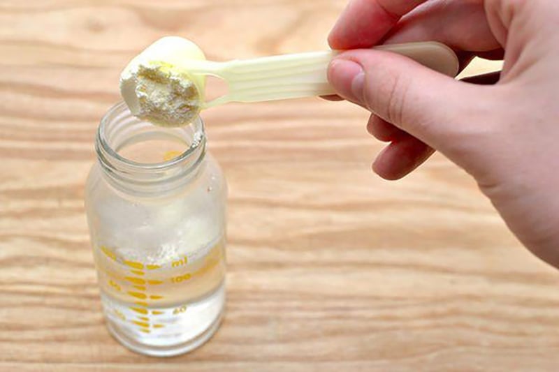 Pha sữa chuẩn tỉ lệ và đúng nhiệt độ