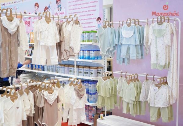 Mang thai mấy tháng thì nên mua đồ sơ sinh