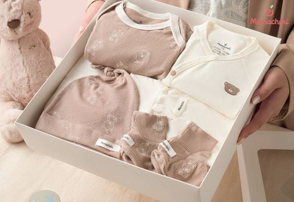 Lập danh sách mua sắm giúp mẹ chuẩn bị đồ sơ sinh đầy đủ và khoa học hơn.