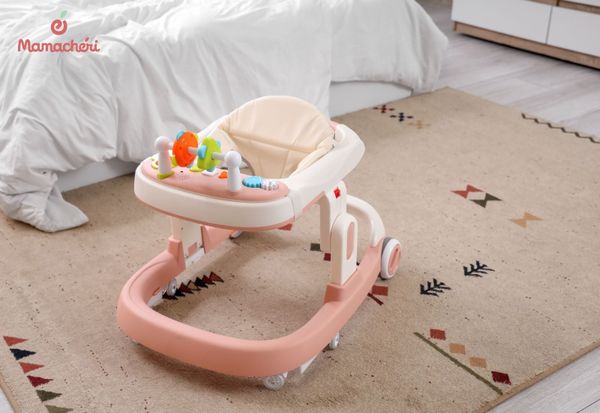 Xe tập đi là món ra rất thích hợp cho bé trong giai đoạn tập đi