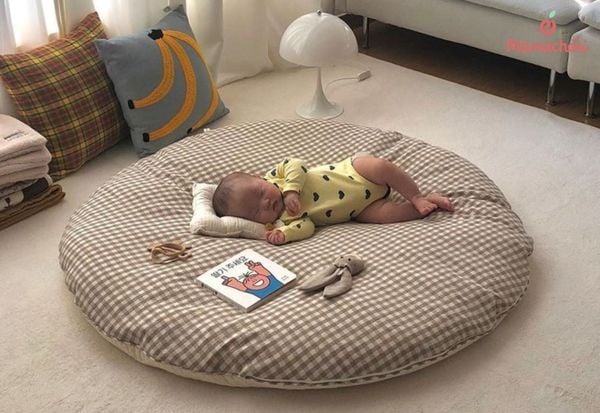 Sự kết hợp giữa độ cao hợp lý và chất liệu thoáng khí là bí quyết chọn gối an toàn cho con.