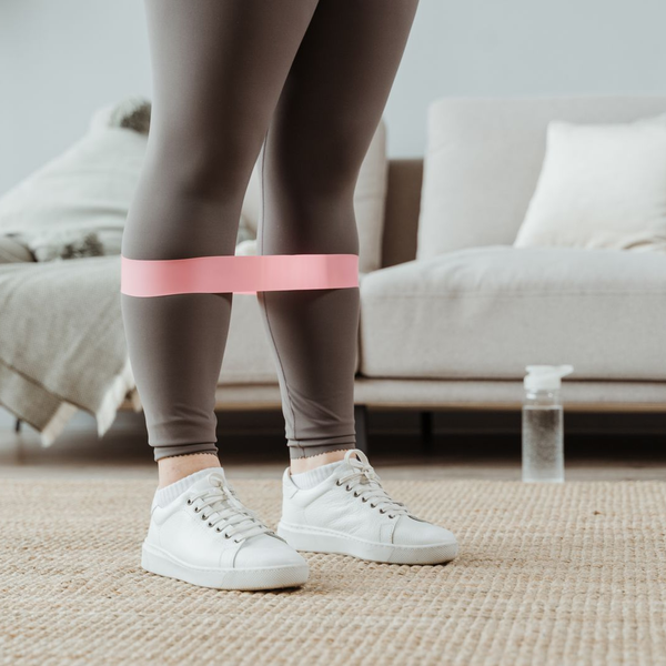 quần legging đồ tập mặc trong phòng khách
