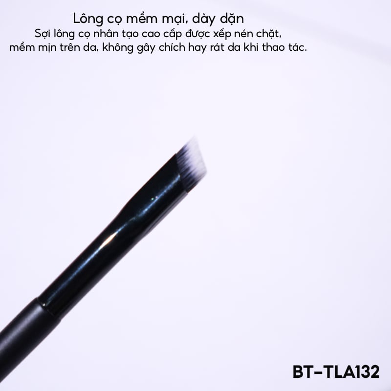 Cọ Che Khuyết Điểm Tam Giác TOOLA Triangle Concealer Brush - BT-TLA132