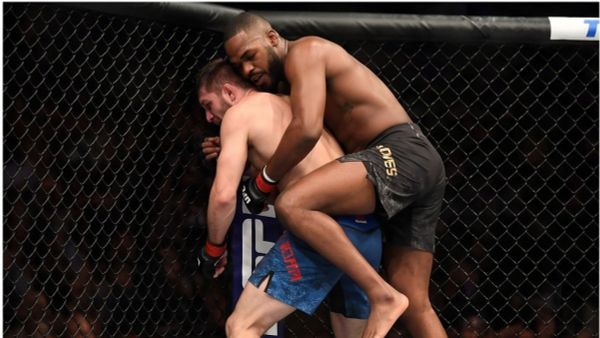 Jon Jones Và Khả Năng Kết Hảo Hoàn Hảo Giữa Striking (Đánh Đứng) Và Wrestling (Vật)