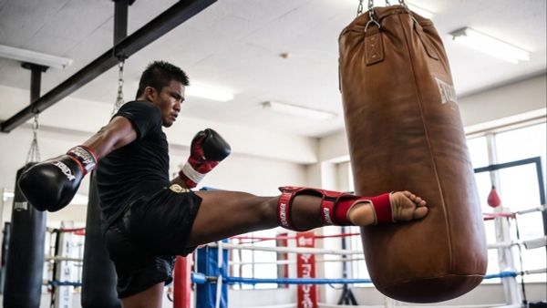 Buakaw Banchamek: Biểu Tượng Sống Mang Muay Thái Đi Chinh Phục Thế Giới