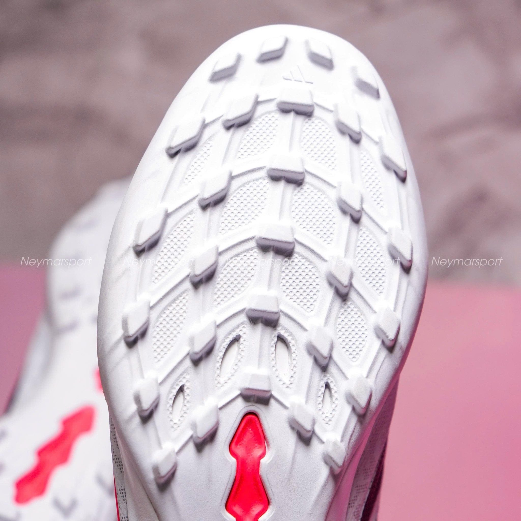 Review adidas Predator 26 League TF: Lưỡi gà gập cực ngon cho chân bè