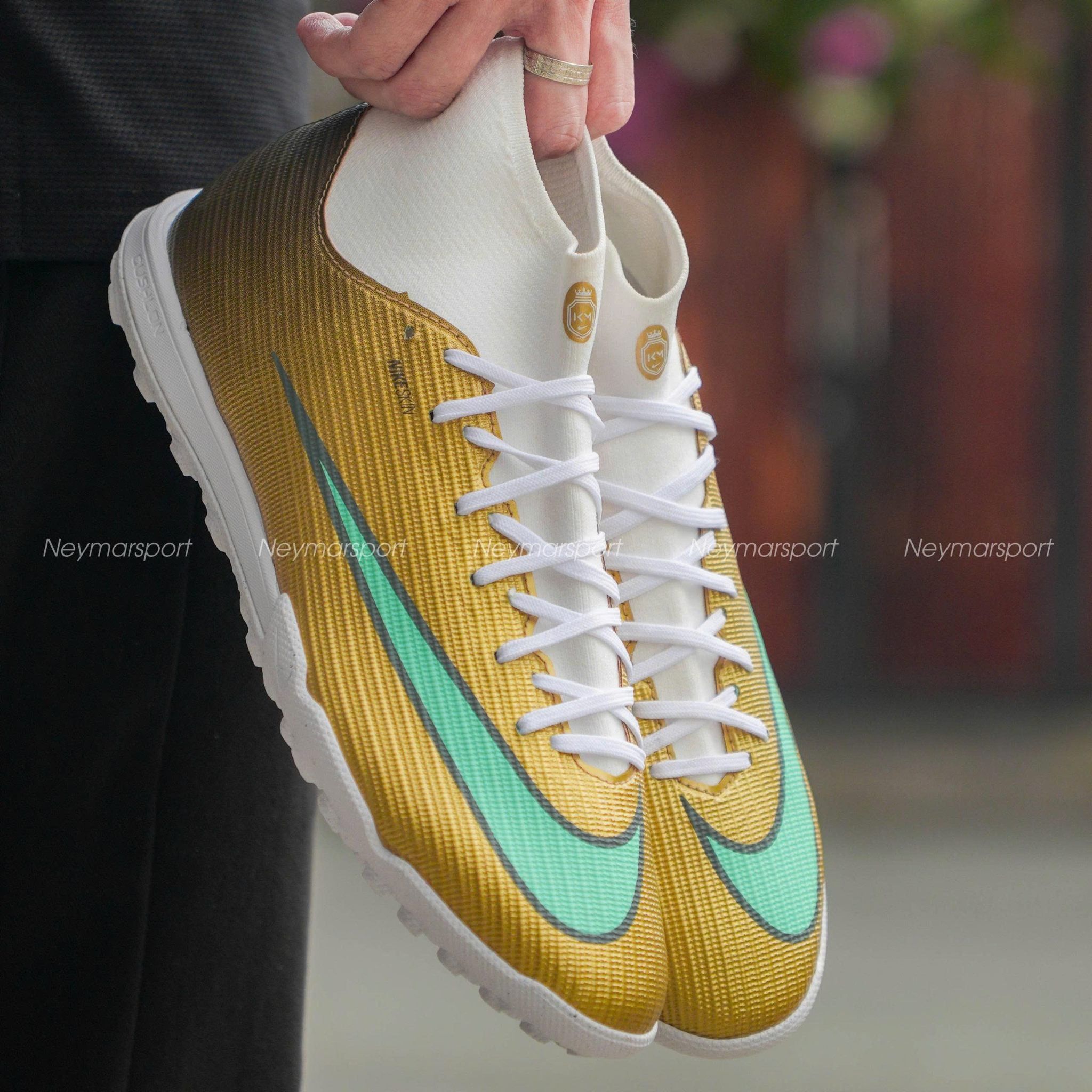 Đánh giá chi tiết mẫu giày cỏ nhân tạo Nike Superfly 11 Academy TF