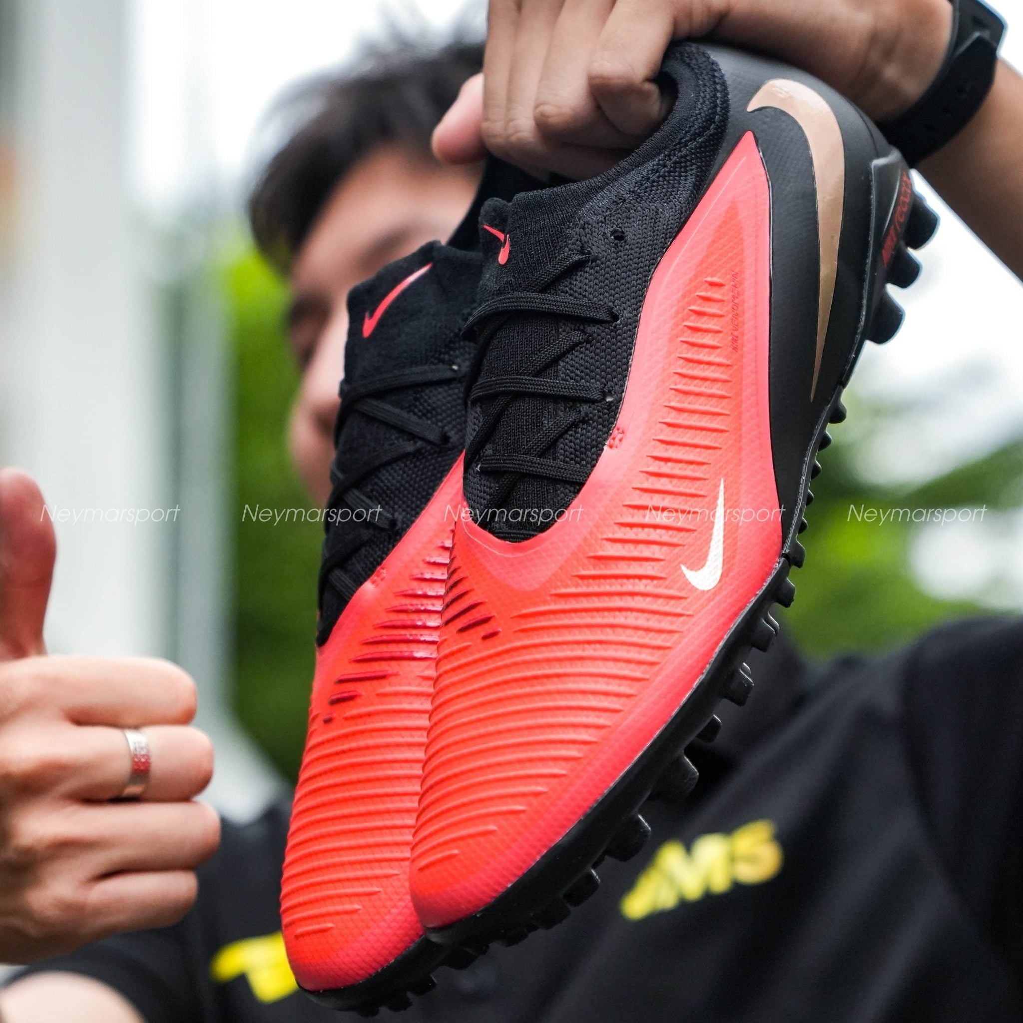 Review Nike Phantom 6 Pro TF: Bản nâng cấp toàn diện của Phantom GX 2