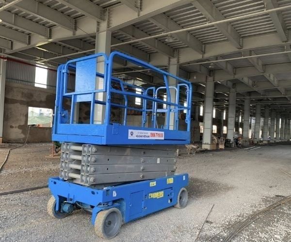 Mê Kông Việt Nam gợi ý các loại xe nâng người bảo dưỡng nhà xưởng, kho bãi