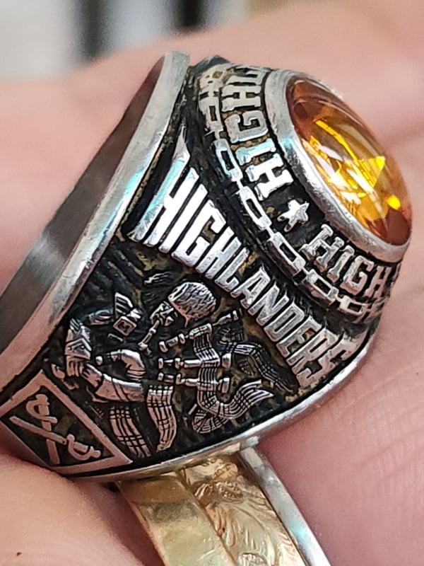 nhẫn mỹ xưa 1983 HJ Ultrium hột vàng hổ phách