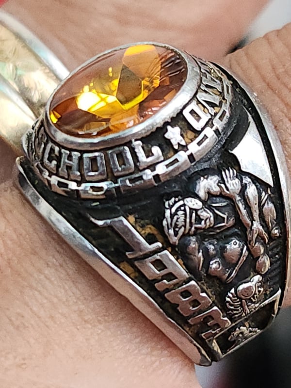 nhẫn mỹ xưa 1983 HJ Ultrium hột vàng hổ phách