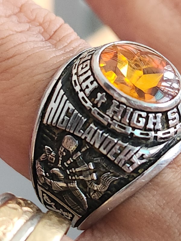 nhẫn mỹ xưa 1983 HJ Ultrium hột vàng hổ phách